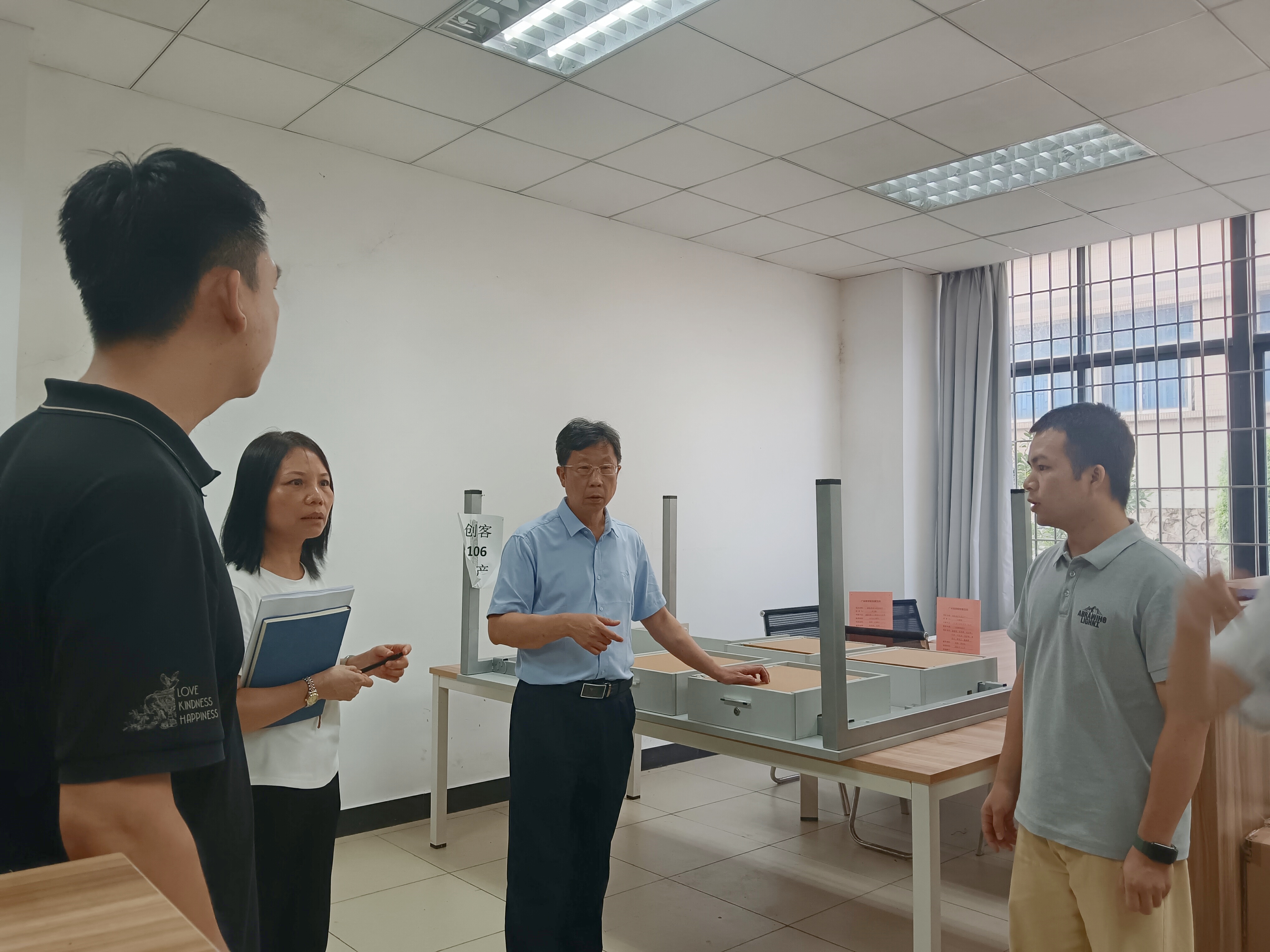 教学场所安全检查现场(二)_副本.jpg
